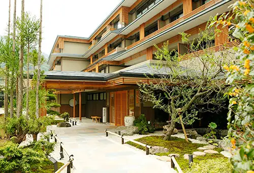 京都 嵐山温泉 花伝抄